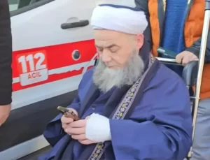 ‘Cübbeli Ahmet’ hastaneye kaldırıldı!