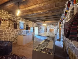 Çukurca’daki Tarihi Kale Evlerinin Restorasyonu Tamamlandı