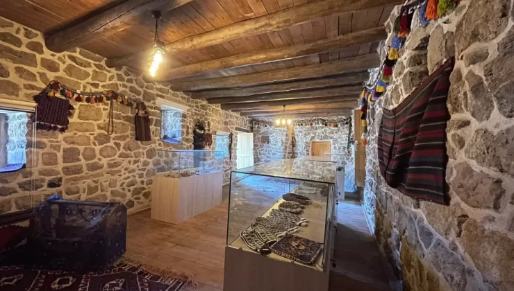 Çukurca’daki Tarihi Kale Evlerinin Restorasyonu Tamamlandı