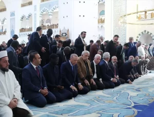 Cumhurbaşkanı Erdoğan, cuma namazını Büyük Çamlıca Camisi’nde kıldı