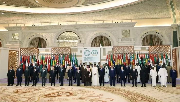 Cumhurbaşkanı Erdoğan’ın katıldığı “İİT ve Arap Ligi Olağanüstü Ortak Zirvesi” başladı