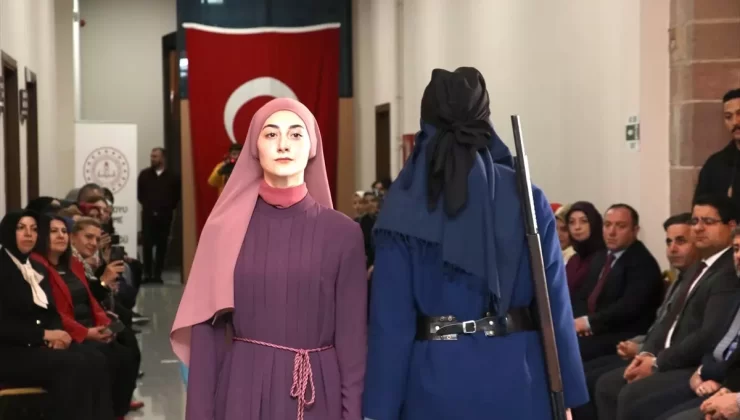 Cumhuriyet’in 101. Yılı için ‘Payidar’ Defilesi