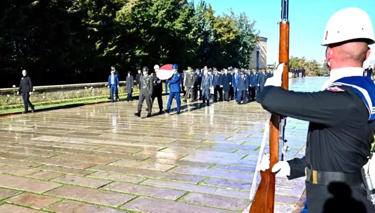 Demirtaş, Atatürk’ü Anıtkabir’de andı