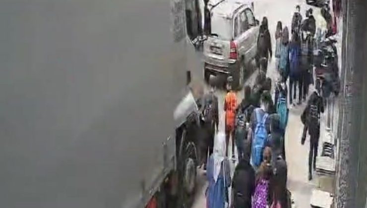 Denizli’de korkutan olay!10 yaşındaki çocuk kamyonun altında kalmaktan son anda kurtuldu