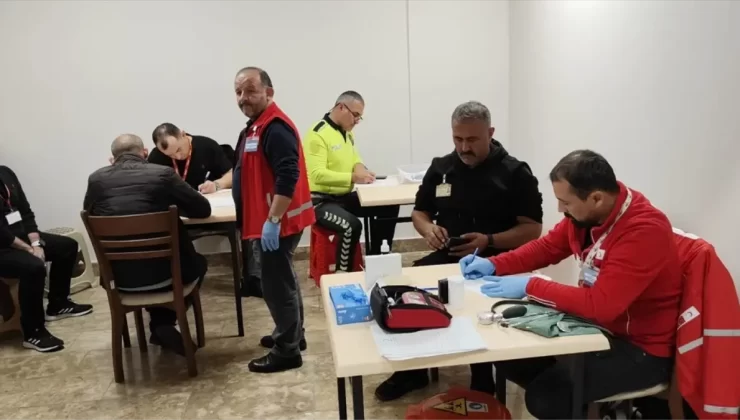 DHMİ Personelinden Kızılay’a Kan Bağışı