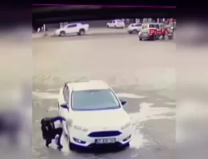 Diyarbakır’da 2 Çocuğa Kamyonet Çarptı