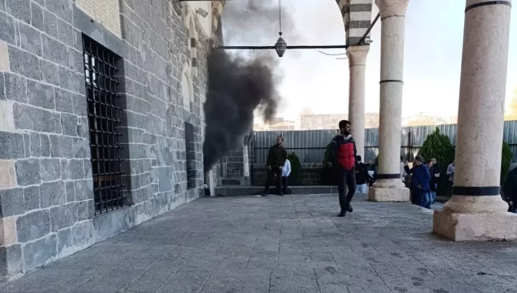 Diyarbakır’da 508 Yıllık Kurşunlu Camisi’nde Yangın