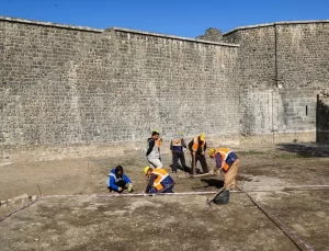 Diyarbakır’da Amida Höyük’teki kazılarda “Çanakkale Savaşı rozeti” bulundu