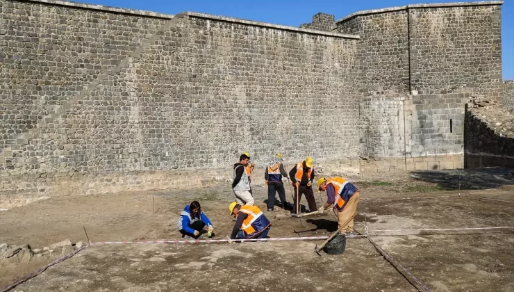 Diyarbakır’da Amida Höyük’teki kazılarda “Çanakkale Savaşı rozeti” bulundu