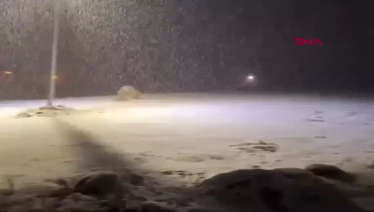 Diyarbakır’da Kar Nedeniyle 12 Kırsal Mahallenin Yolu Kapandı