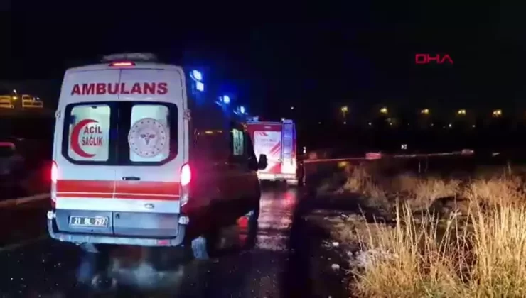 Diyarbakır’da Yolcu Treni Otomobile Çarptı, Sürücü Yaralandı