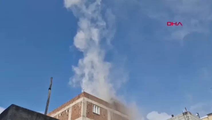 Diyarbakır’da Zemin Katındaki Odunlukta Yangın Çıktı