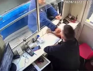 Doktor Otopark Ücretine İtiraz Etti, Genç Saldırıya Uğradı