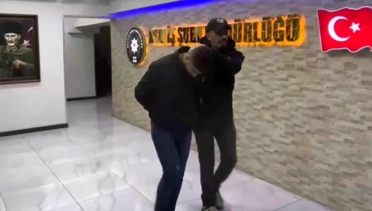 Dolandırıcı Motosikletli Polisle Yakalandı