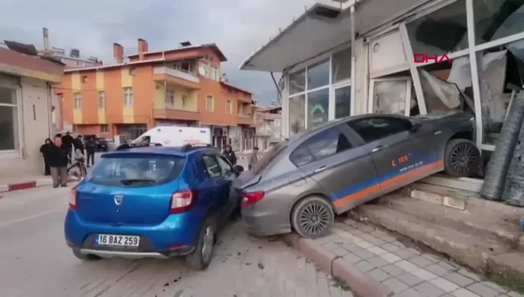 Domaniç’te Kontrolden Çıkan Otomobil Kazası: 1 Yaralı