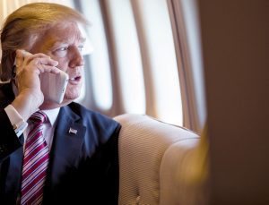 Donald Trump duyurdu: iPhone’unuz için daha fazla ödemeye hazır olun