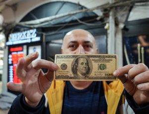 Döviz piyasası uzmanları kendinden emin: Sahte dolar krizi 2 haftaya çözülür
