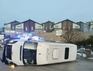 Düzce’de İşçi Servisi Devriildi: 7 Yaralı