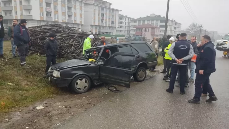 Düzce’de Trafik Kazası: İki Yaralı