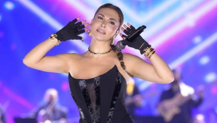 Ebru Yaşar Antalya ve İzmir’de sahneye çıktı! Coşku alana sığmadı