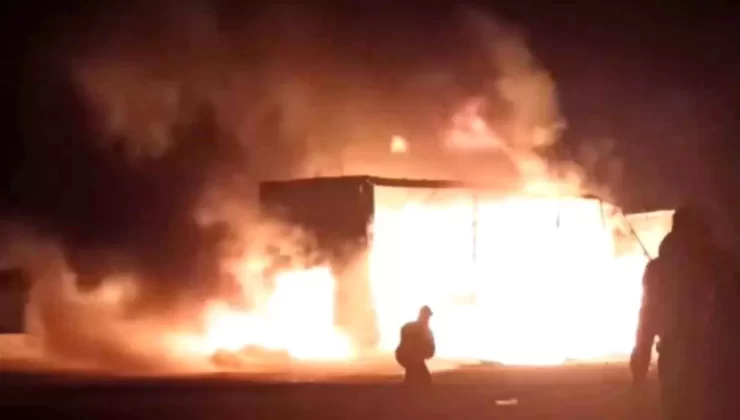 Edirne’de Tır Yangını: Kullanılamaz Hale Geldi