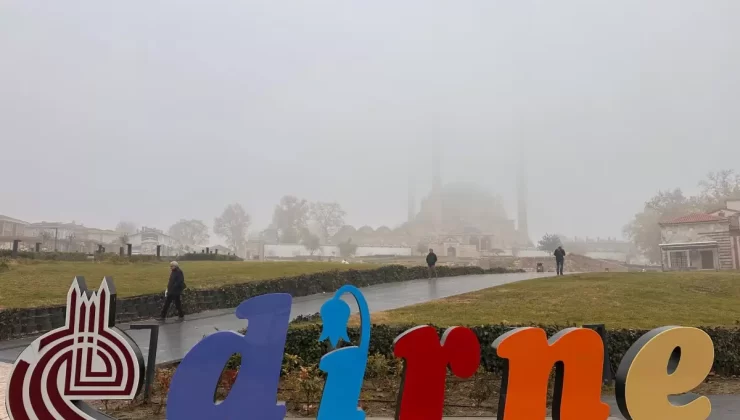 Edirne’de Yoğun Sis Görüş Mesafesini 30 Metreye Düşürdü