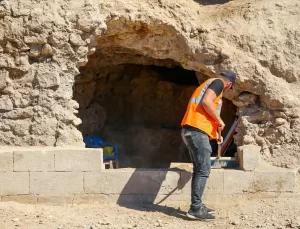 Eğil Kalesi’nde Hristiyan Mezarları Bulundu