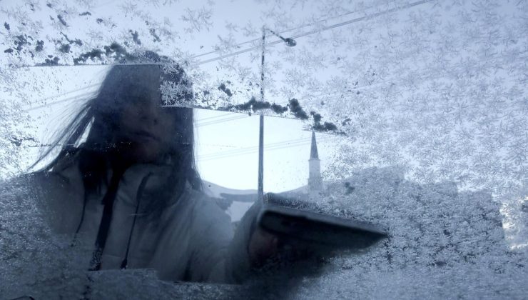 Eksi 25,1 ile Türkiye’nin en soğuk yeri oldu: Kaldırımda yürürken buz sarkıtlarına dikkat!