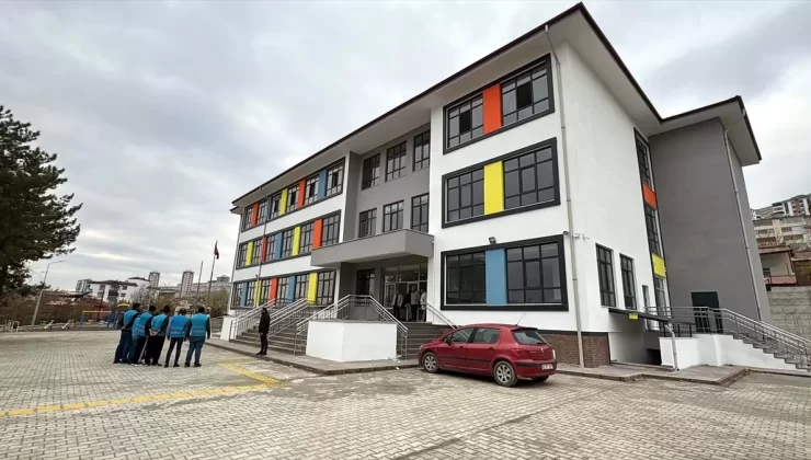 Elazığ’da Hükümlüler Okul Temizliğinde