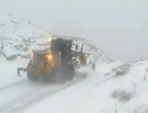 Elazığ’da Kar Yağışı Nedeniyle 230 Köy Yolu Ulaşıma Kapandı