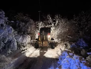 Elazığ’da Kar Yağışı Sonrası 50 Köy Yolu Ulaşıma Açıldı