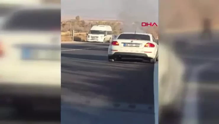 Elazığ’da Seyir Halindeki Otomobilde Yangın