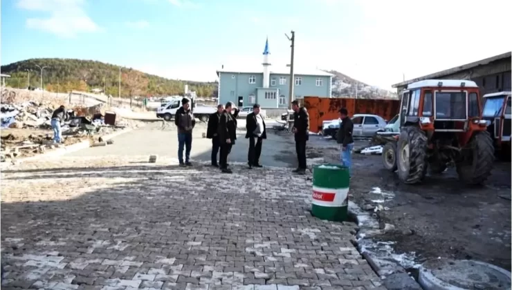 Emet’te Sanayi Bölgesinde Parke Taşı Çalışmaları Sürüyor