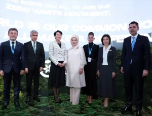 Emine Erdoğan, COP29’da Cumhurbaşkanlığı İletişim Başkanlığının “Sıfır Atık” pavilyonunu ziyaret etti