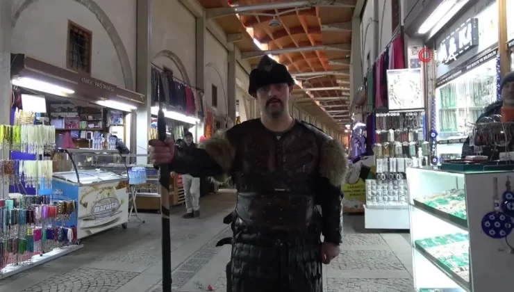 Emre, Kapalı Çarşı’nın Neşesi Oldu