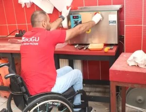 Engelleri Aşarak İş Hayatına Atıldı