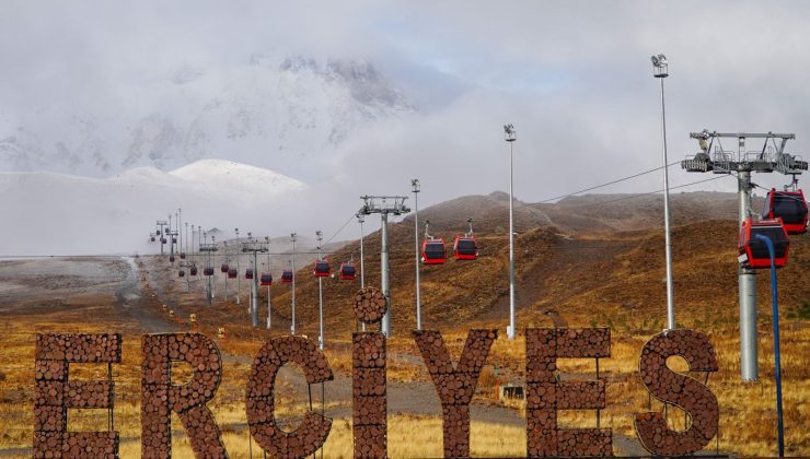 Erciyes’te iki mevsim, sarı ve beyaz bir arada