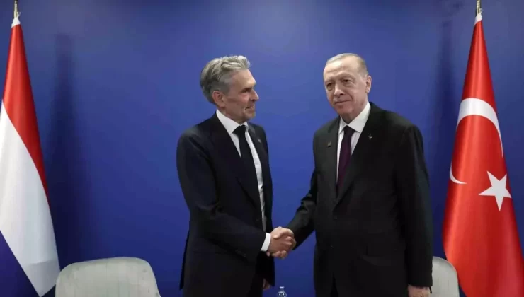 Erdoğan, Budapeşte’de Hollanda Başbakanı ile Görüştü