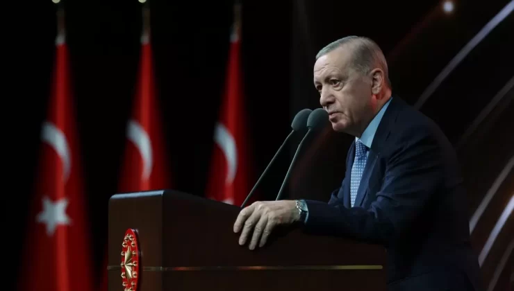 Erdoğan: ‘K-pop’u çok iyi bilen ama sanat yıldızlarımıza aşina olmayan gençlerimizi gördükçe endişeleniyoruz