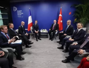 Erdoğan ve Macron Budapeşte’de bir araya geldi