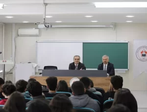 ERÜ Rektörü Altun lise öğrencileriyle buluştu