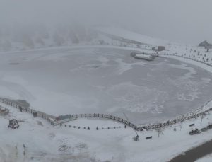 Erzincan Ardıçlı Gölü’nde mest eden manzara