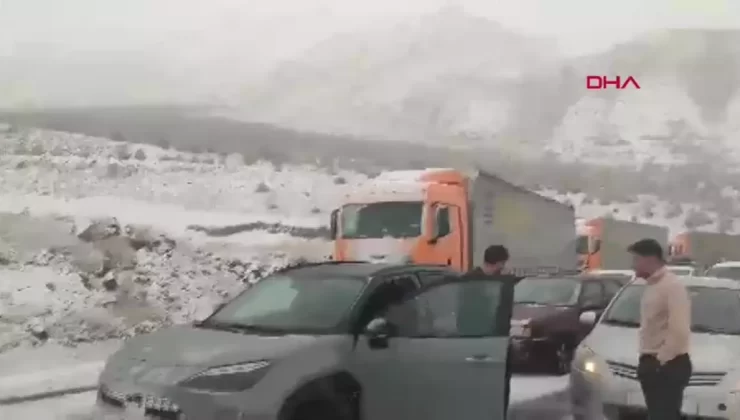 Erzincan’da Kar Yağışı Ulaşımı Olumsuz Etkiledi