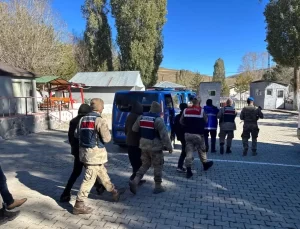 Erzurum’da 38 Düzensiz Göçmen Yakalandı