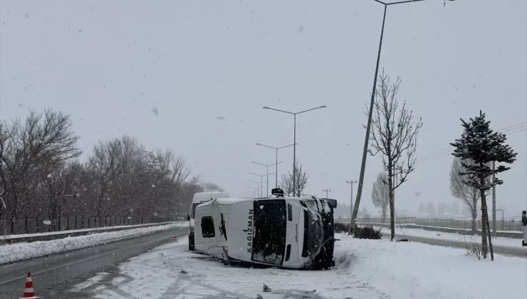 Erzurum’da minibüs kazası