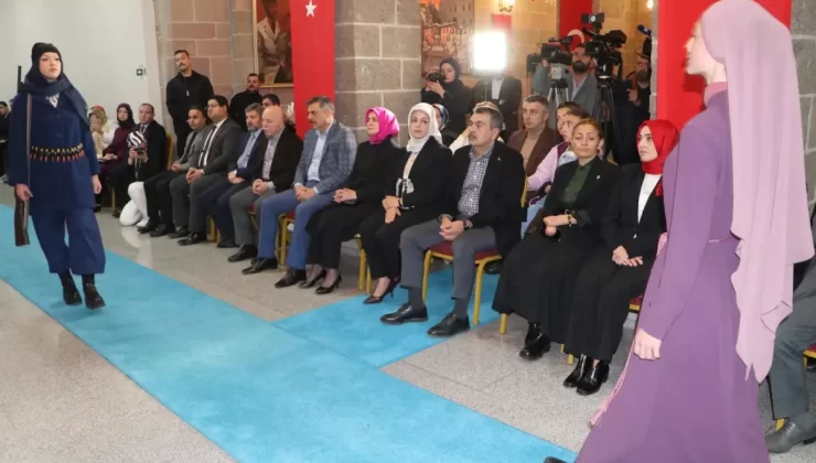 Erzurum’da ‘Payidar’ Defilesi