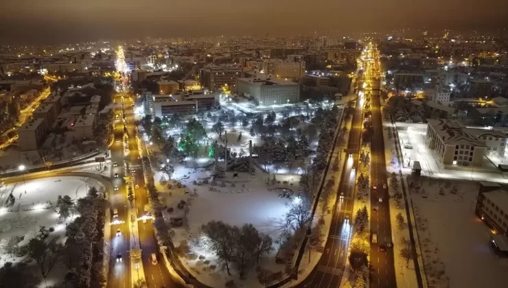 Erzurum’un Tarihi Yapıları Karla Kaplandı