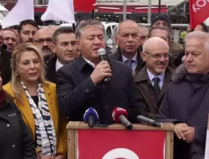 Esenyurt’ta CHP’nin ‘Demokrasi Nöbeti’ Devam Ediyor