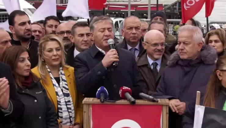 Esenyurt’ta CHP’nin ‘Demokrasi Nöbeti’ Devam Ediyor