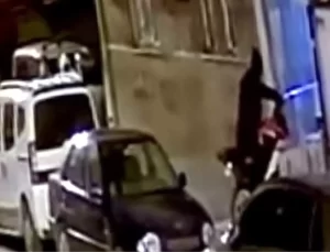 Esenyurt’ta Motosiklet Hırsızlığı Kamerada